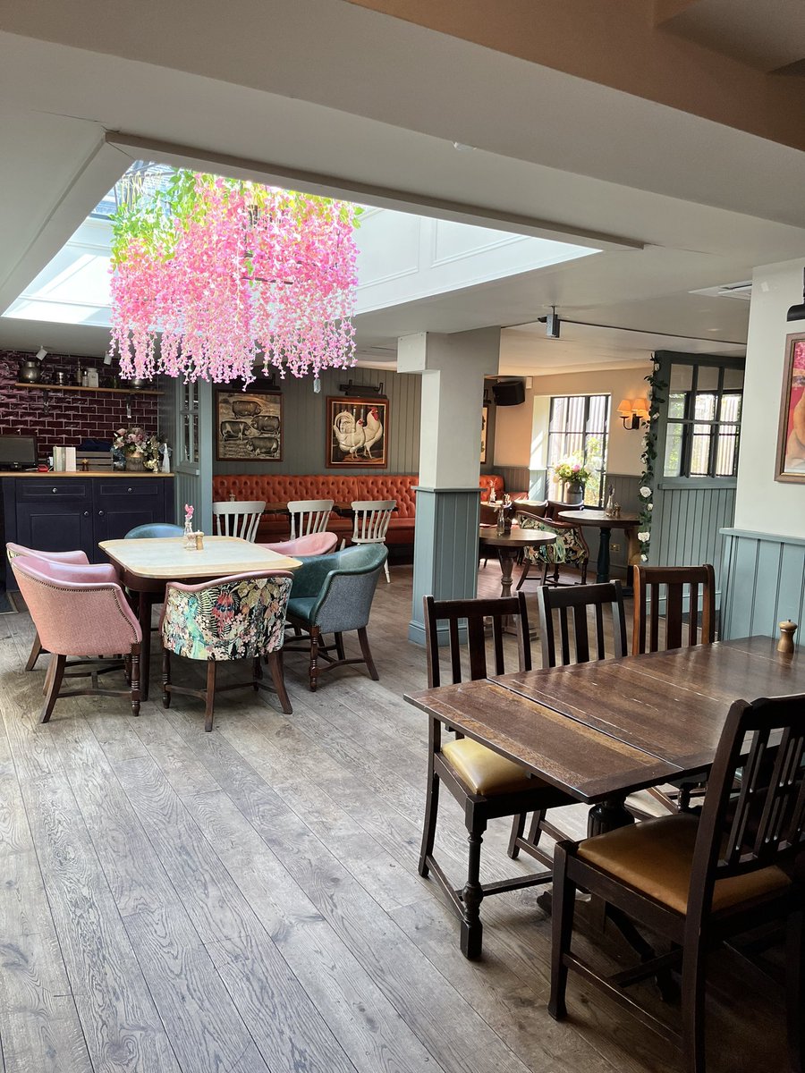RedBlindley's tweet image. @RedBlindley Need a place to work or have lunch, our beautiful Orangery is the perfect bright spot with the added bonus of air con to keep you cool.  Book a space through the link in our bio. #aircon #staycool #workfrompub #redbarn