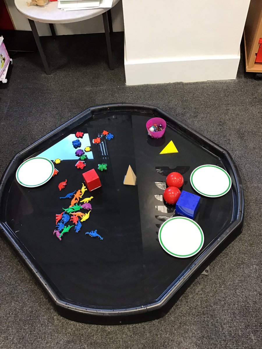 MrsEdgarlmp's tweet photo. Water play and den making on a hot day! 💦 https://t.co/MqgLpsnwEZ
