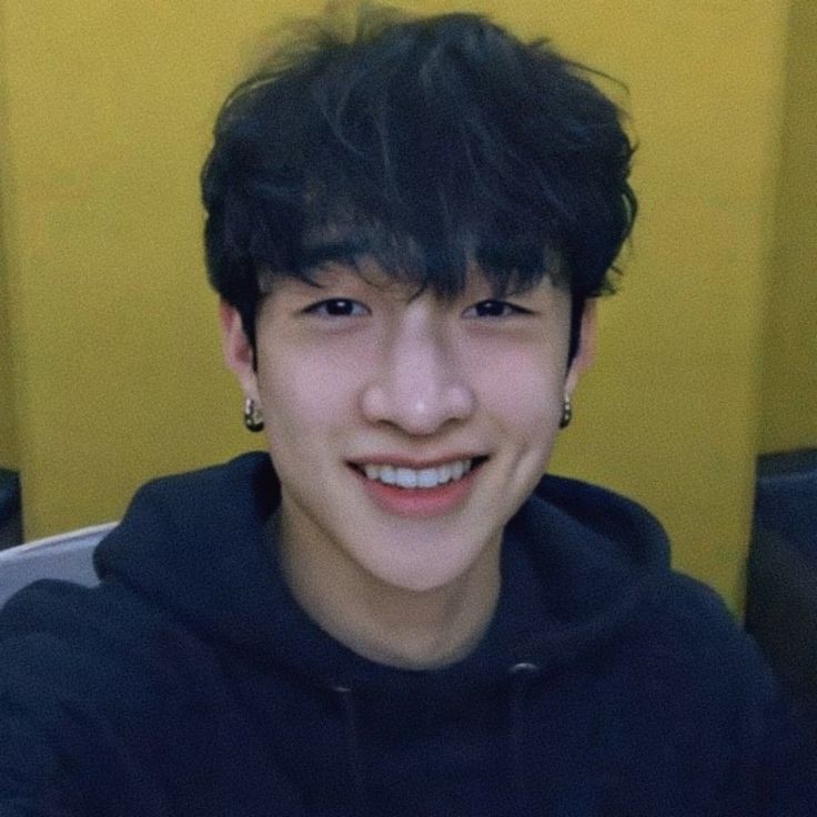 quellochefam4le's tweet photo. bang chan curly hair è superiore scusate https://t.co/Q4p1SYSpED