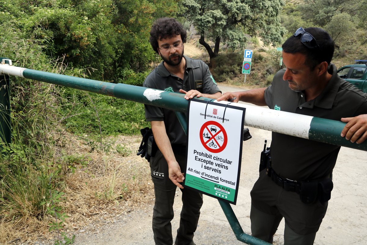 3CatInfo's tweet photo. El govern prorroga les restriccions d'accés als espais naturals fins a la mitjanit de divendres. Hi ha 275 municipis de 20 comarques amb restriccions https://t.co/k3fpC1qH9F https://t.co/zS2I637MOB