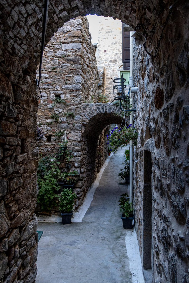 steventagle's tweet image. My new home in the fortified medieval village of #Olympoi in #Mastichochoria, one of 24 villages in southern #Chios where #mastic is traditionally produced. #chiosisland #chiosgreece #mastiha