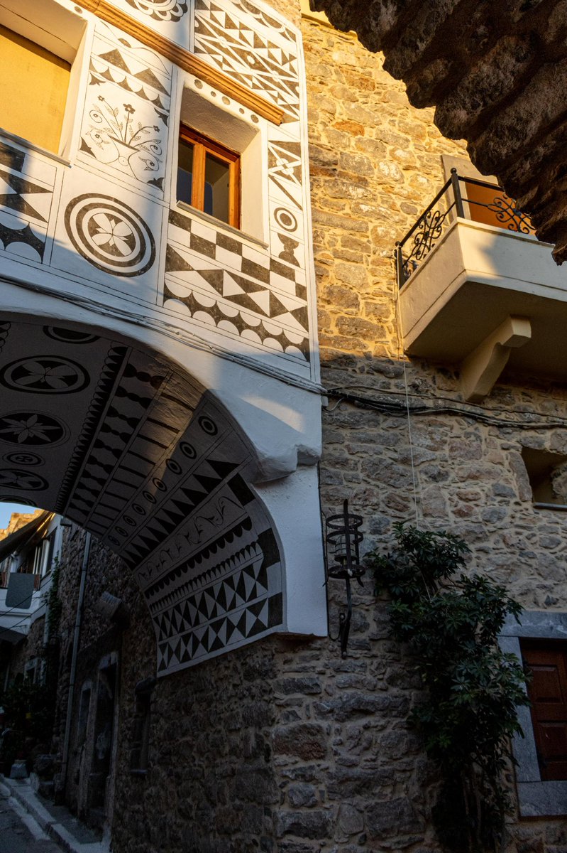 steventagle's tweet image. My new home in the fortified medieval village of #Olympoi in #Mastichochoria, one of 24 villages in southern #Chios where #mastic is traditionally produced. #chiosisland #chiosgreece #mastiha