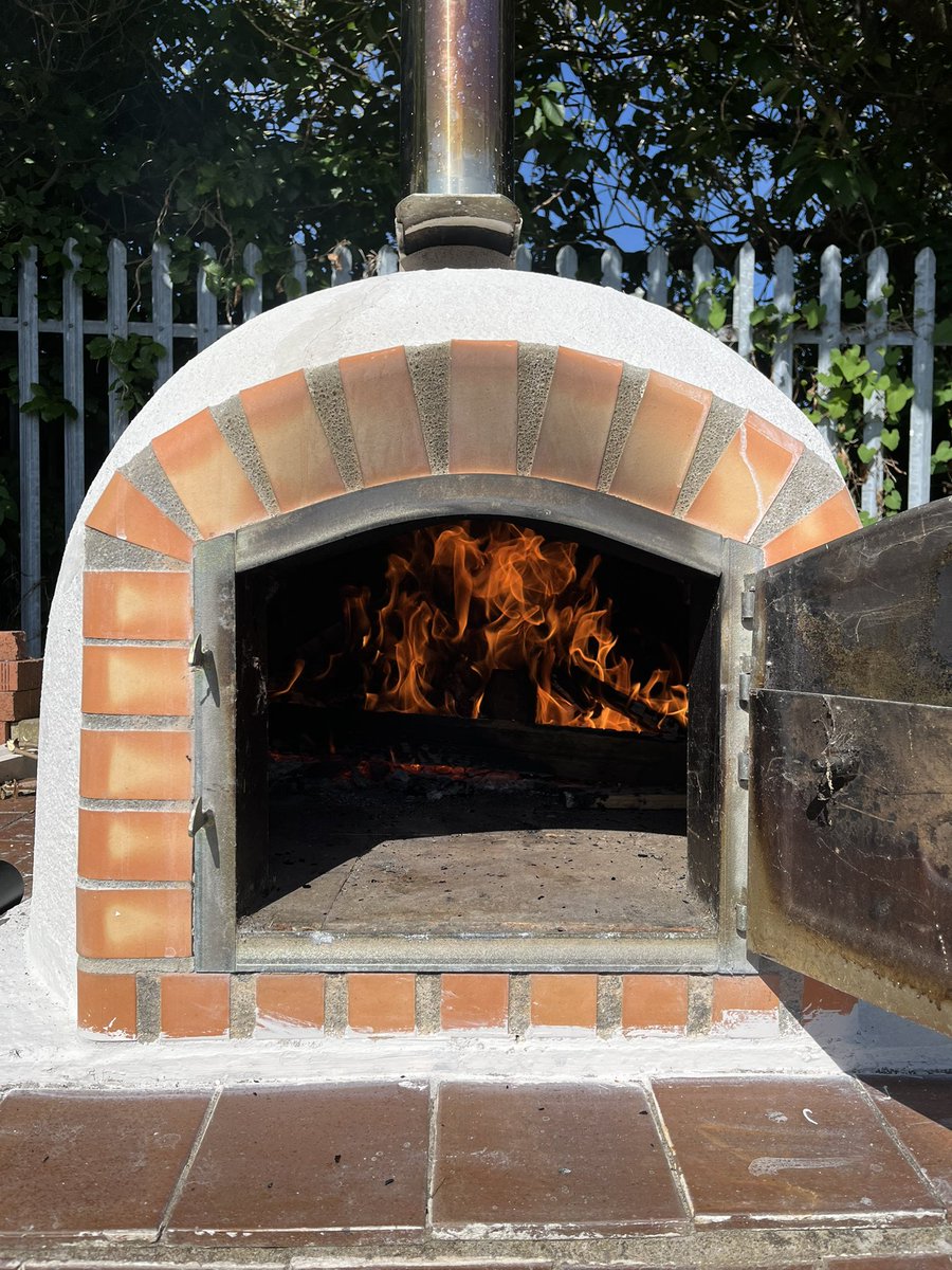 DADSWORK's tweet photo. DadsWork Summer Activity Summer Programme 2022 with a Pizza and Pancake Day with Sports, homemade jam from our own strawberries on our pancakes and our own grown tomatoes from our greenhouse on our pizza 🍕 https://t.co/7lZJkufzwp