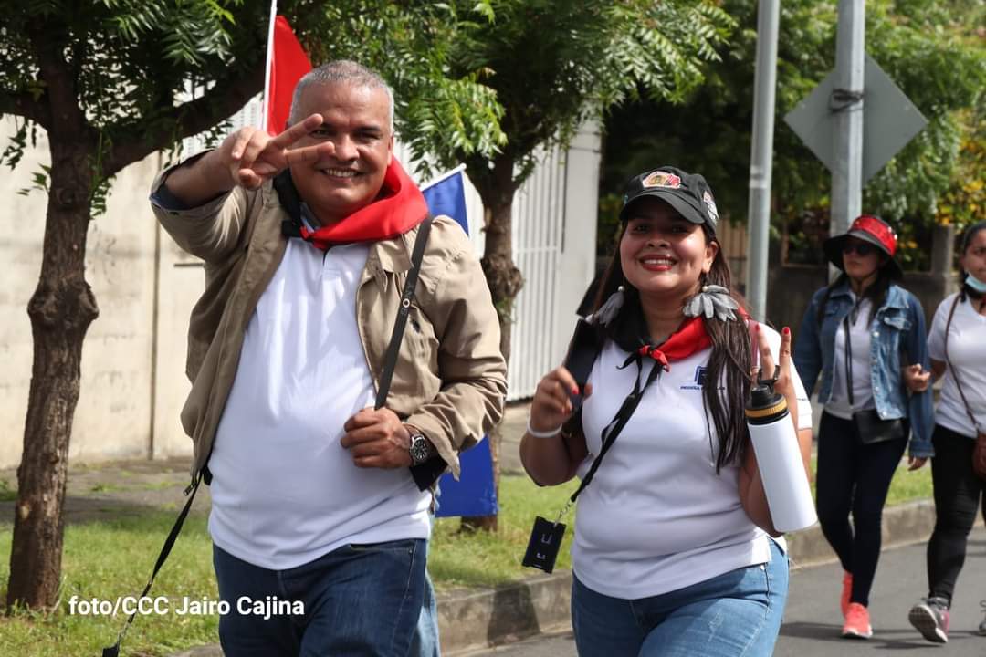 fmurillosoto's tweet photo. Somos una revolución en evolución,  aquí vamos caminando por la paz, la tranquilidad y amor a nuestro pueblo, #4319FuerzaDeVictorias haciendo camino al andar que viva la RPS.

#PrensaPopular @PrensaPopulr @IrinaRojinegra @AlmanzaAldo @Somos2V @RManifiesto @mambisa_ @FloryCantoX https://t.co/qscdjsCySO
