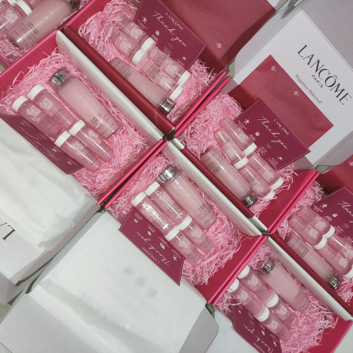 ManiesOfficial's tweet photo. hehehehe lancome tonique confort RM20 dah datang lagiiii 🙈🙈🙈🙈 

i dah checkout 4 batch nii siapa lagi nakkk 🫣 https://t.co/kcfLXR8bRI https://t.co/PoBIFhDrRy
