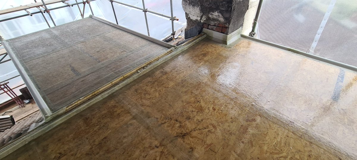 Pheadroofing's tweet photo. We recently completed new GRP fibreglass flat roof system for a local builder. To keep the cost down, the builder decided to install the timber work himself.  We can offer a 20 year guarantee on new fibreglass roofs - give us a call for a free estimate on: 01275 842956 https://t.co/U3iqPyGZc8