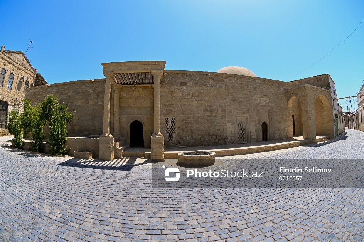 PhotoStockaz's tweet photo. Əhəng daşından tikilmiş Nizaməddin məscidi
#nizaməddinməscidi #xiləkəndi #məscid #din #islam #muslims #islamic #muselman #mosque #streetphotography #streetstyle #streetphoto #photo #Stock #Azerbaijan #Baku
🕌Ətraflı:https://t.co/uKMcX87q0X https://t.co/lj6zM1JMom