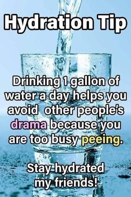 Stay hydrated people 💧 😂 https://t.co/xRhGCRVotY