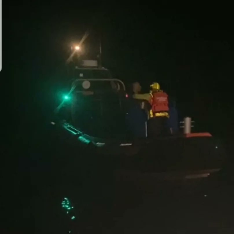 SNSMBANDOL's tweet photo. Sauvetage d'un homme disparu retrouvé par les @SauveteursenMer de la #SNSM de #Bandol sud #brusc avec concours helitreuillage #dragon83 @SecCivileFrance @Premarmed #crossmed 
https://t.co/Dy5Ro3bVJA https://t.co/SxKVgB7Nji