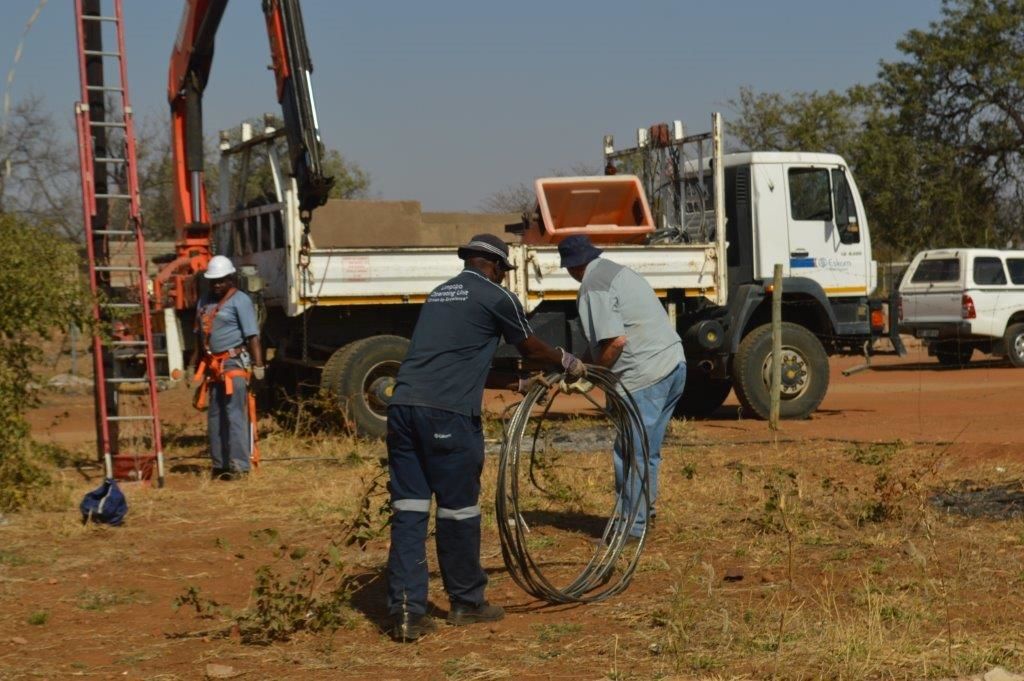 Eskom_SA's tweet photo. Eskom and municipalities remove illegal connections every day, however, they are reconnected within an hour in most cases. It is important to continue reporting these safety concerns, since together we can win this battle one small step at a time
Call 0800 11 27 22 (toll-free) https://t.co/Rg46SlwnMr
