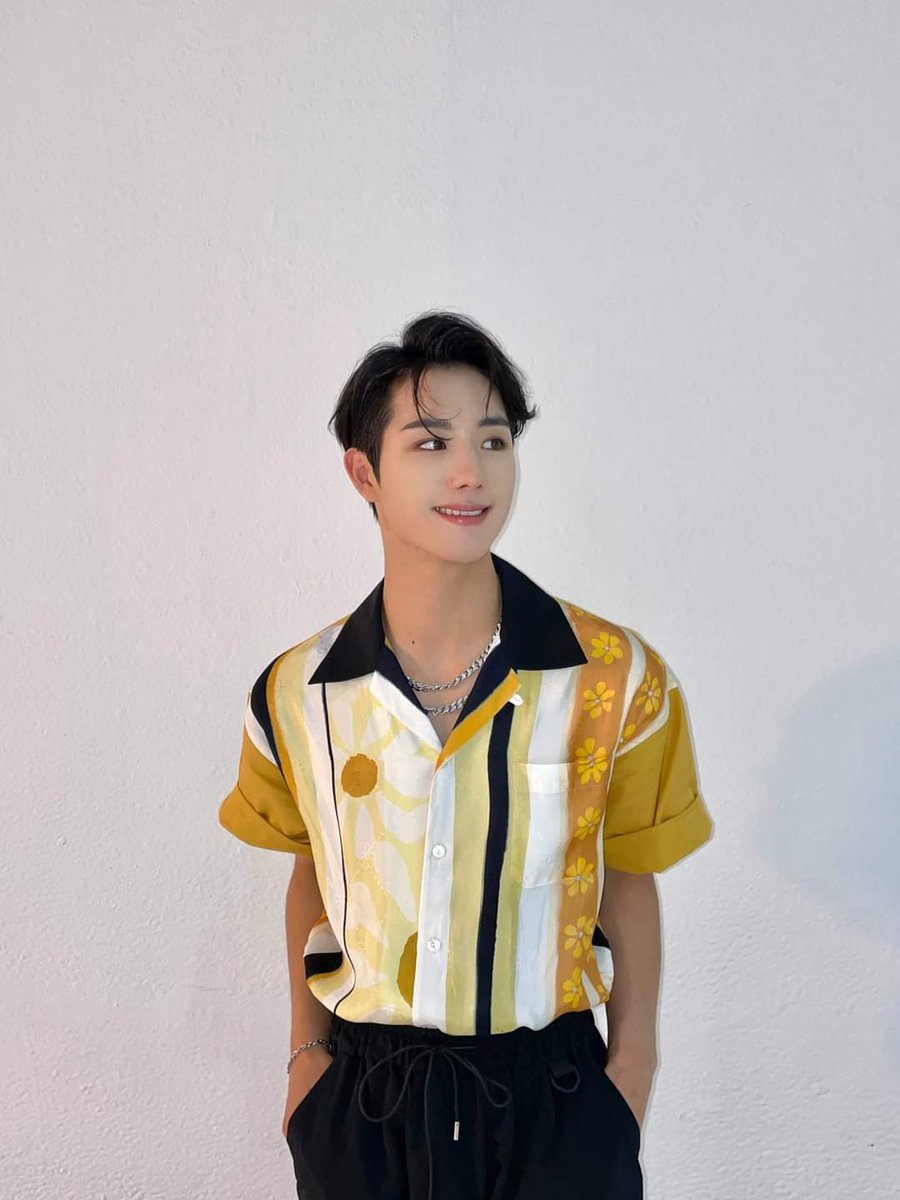 ForeverSeungJun's tweet photo. That’s my type 😌💛

#SeungJun #ATBO
#Seunghwan #hyunjun https://t.co/5O89BLuuos