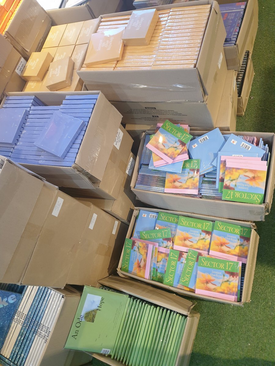 BEATROAD1's tweet photo. [신보입고]
지금부터 판매합니다.
세븐틴 (SEVENTEEN) - 4집 리패키지 'SECTOR 17'

일반반   2.5
 KiT ver. 2.54
COMPACT ver. 1.25

#홍대비트로드 #세븐틴 #SEVENTEEN #SECTOR17 #에스쿱스 #정한 #조슈아 #준 #호시 #원우 #우지 #디에잇 #민규 #도겸 #승관 #버논 #디노 #헹가래 https://t.co/Ui4xIIXUpY