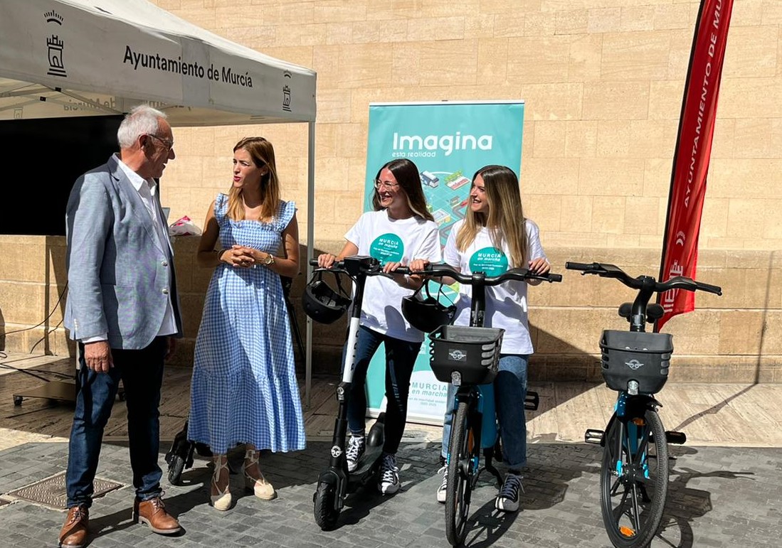 AytoMurcia's tweet photo. 🚲 El ‘Tour de la Movilidad Murcia en Marcha’ llegará a diez puntos del municipio para dar a conocer los nuevos proyectos de movilidad

📅 Del 19 de julio al 31 de agosto se instalará un stand informativo donde conocer los detalles de cada proyecto.

🔗 https://t.co/u7ZtkrUd7V https://t.co/ZyFWHcl6GY