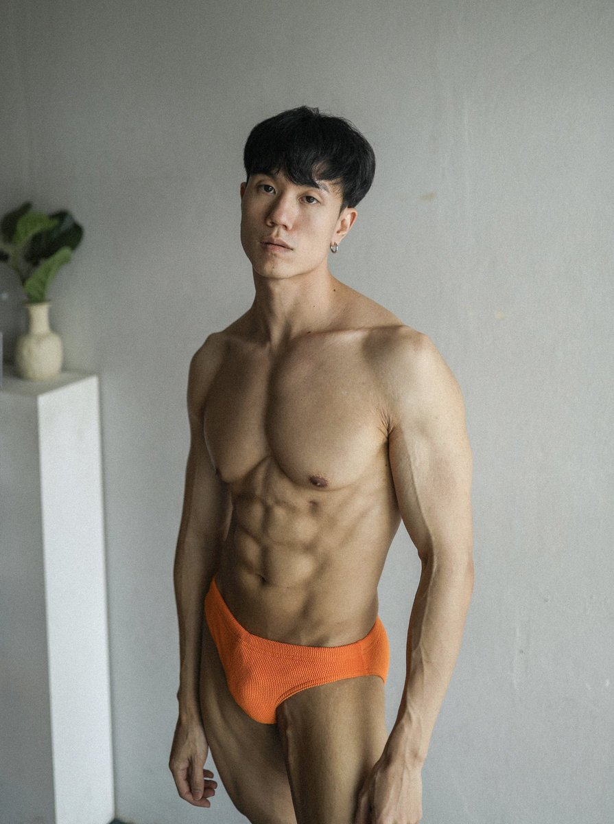 YOUANDSUMMERTH's tweet photo. สวัสดีวันจันทร์ครับ 🌙
#menswimwear #youandsummerth #yasmen #กางเกงว่ายน้ำ #abs https://t.co/7IcJJM3Jyu