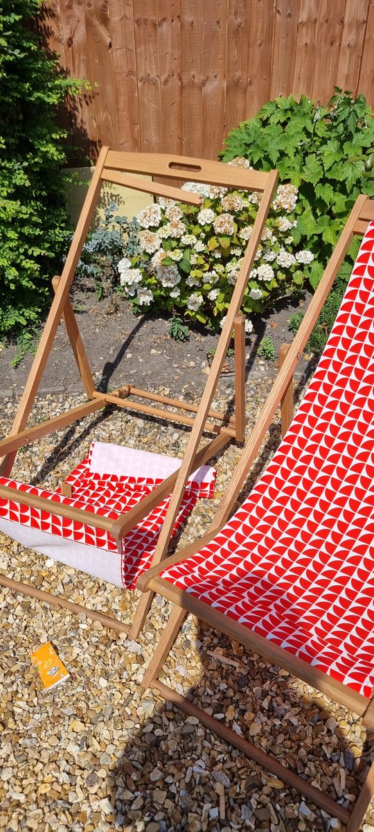 jedronfield's tweet photo. Just fell through this Habitat Geo deckchair - ouch! Hardly used it but Argos won't exchange or repair after 12 months. #habitatuk  #Argos #notfitforpurpose https://t.co/XKuQ1k53uu
