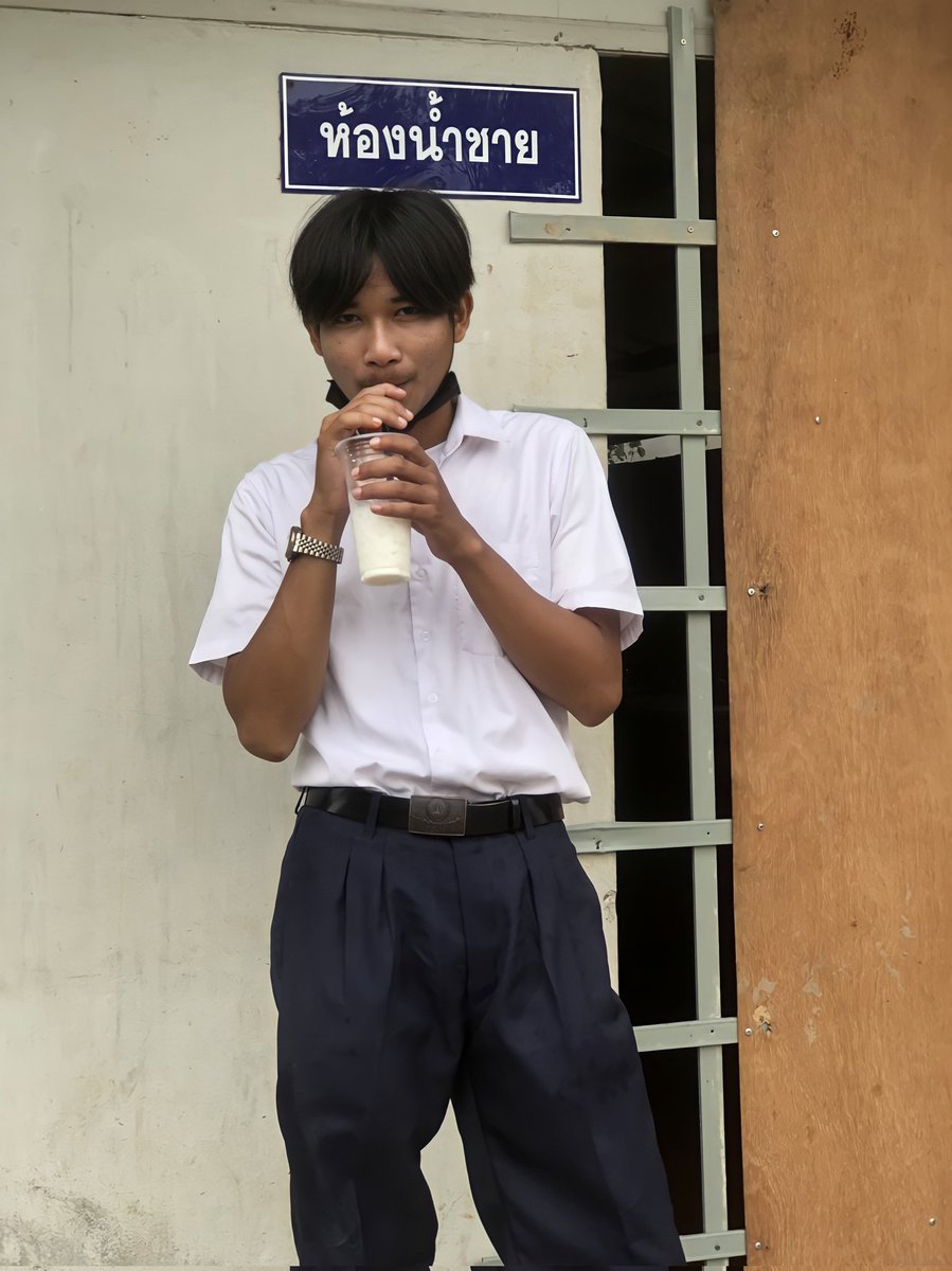 Fastkung_46's tweet photo. น้ำสักแก้วมั้ย #สกลนคร https://t.co/yR7DhFOqh9