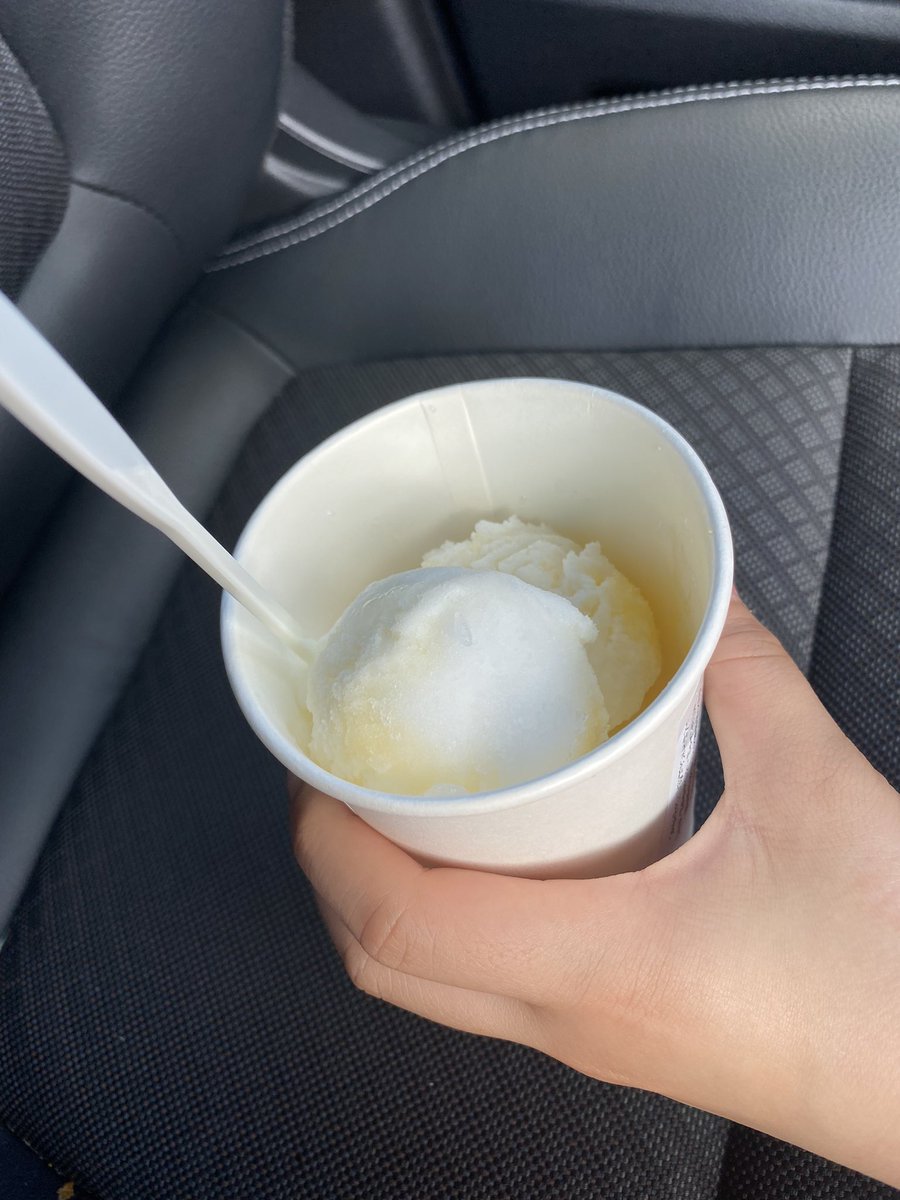 yywtnb's tweet photo. 家族で豚カツを食べて、かき氷を食べてきました。やはり美味しいものは娘もずっと覚えているようで、定期で食べに行ってしまいます。 https://t.co/MyeSotKWPJ