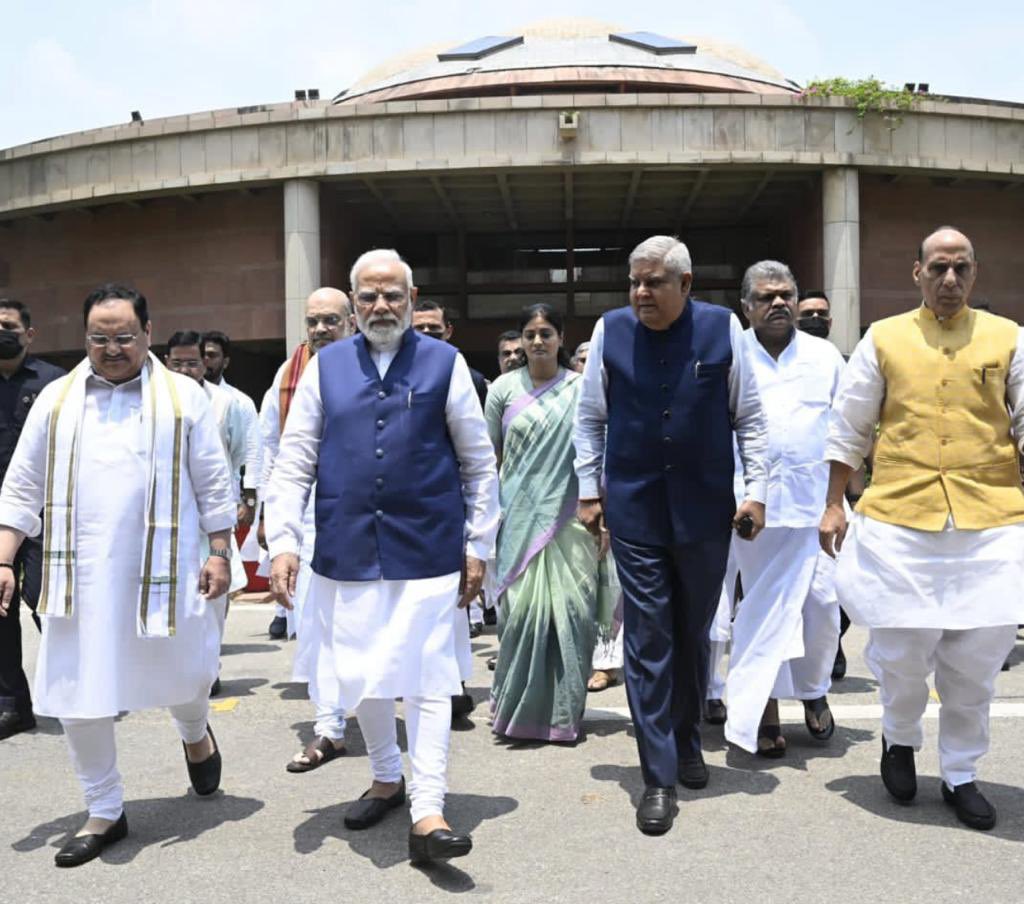 AnupriyaSPatel's tweet photo. उपराष्ट्रपति पद के NDA उम्मीदवार श्री जगदीप धनखड़ जी के नामांकन प्रक्रिया में आदरणीय प्रधानमंत्री श्री @narendramodi जी, गृहमंत्री @AmitShah जी, रक्षामंत्री @rajnathsingh जी,@nitin_gadkari जी व @JPNadda जी सहित NDA के तमाम वरिष्ठ नेताओं के साथ सम्मिलित हुई।@jdhankhar1 @PMOIndia https://t.co/nEzfuYMFtT