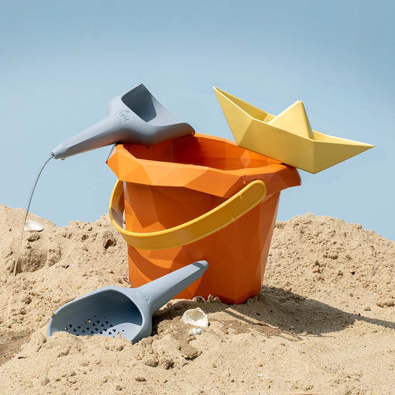 popjesenzo's tweet photo. Super leuke en duurzame strandsetjes van Zsilt in de SALE! 
#zsilt #strand #hittegolf #warm #beach #Scheveningen #zandvoort #zee #zon #hitte #hitteplan #speelgoed #zand #zandbak #speelgoed https://t.co/Y3VUCqfG9s