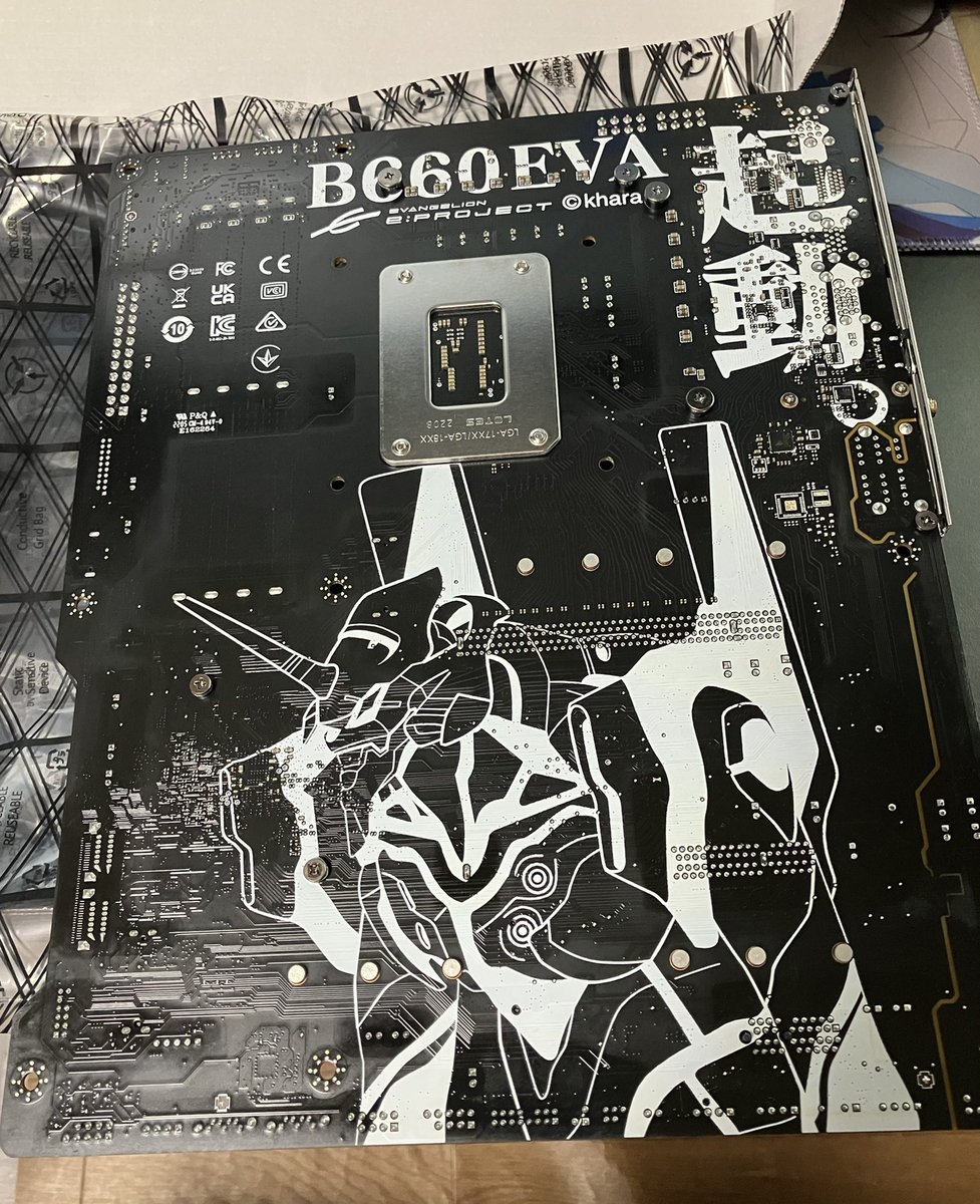Asuka_Buster's tweet photo. マザーボードはMSI製!
MAG B660 TOMAHAWK
EVA e-PROJECT
これが先に買えたのでエヴァ仕様
PCを作るきっかけになりました。
#MSI #ePROJECT #EVA_E https://t.co/7fDJN33xAZ