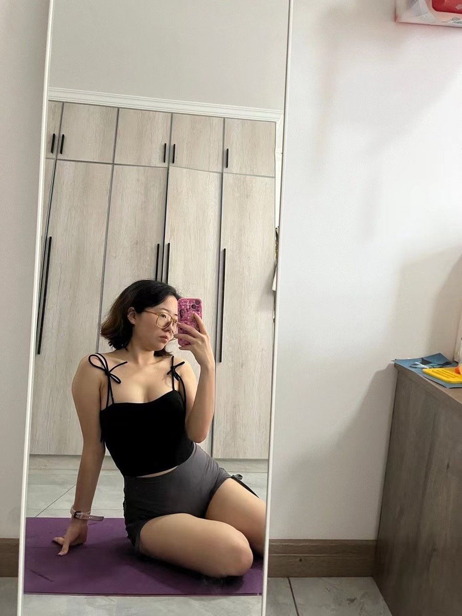 EnbjTpjm's tweet photo. 没人喜欢一个年龄大的女生吧？

#女生 #眼睛 #自拍 #诱惑 https://t.co/QGWlWW6BPW