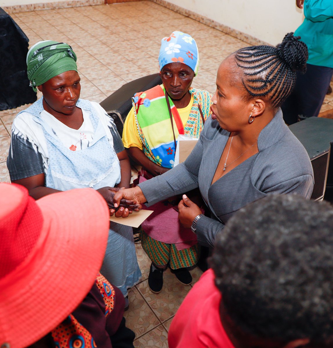 Ungqongqoshe Wezemidlalo, Ubuciko Namasiko uNksz Hlengiwe kaMavimbela ugubhe imizuzu ewu 67 ukubungaza usuku lokuzalwa lowayewuMengameli Wezwe woqala ngaphansi kombuso wentando yabantu uMnuz Nelson Mandela, i-Nelson Mandela Day eNseleni ngaseKranskop kuWard 5 waseMvoti