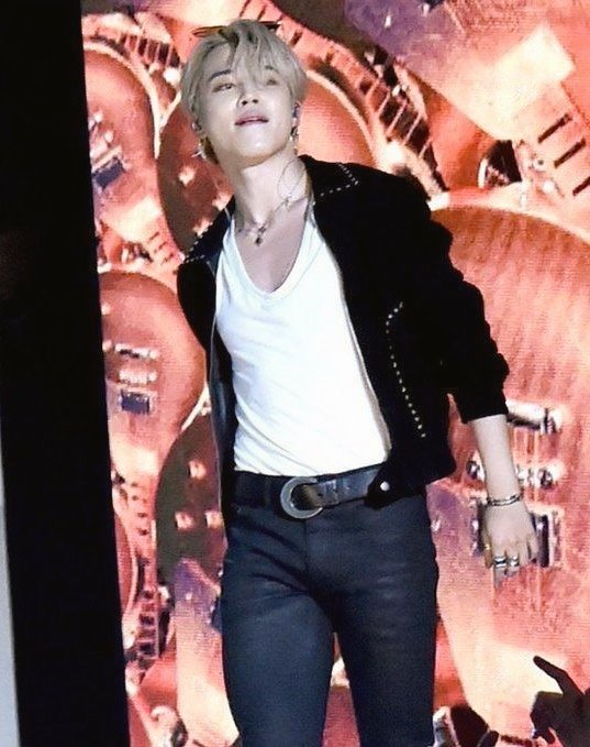 jmgalleryy's tweet image. can we talk about THIS jimin?