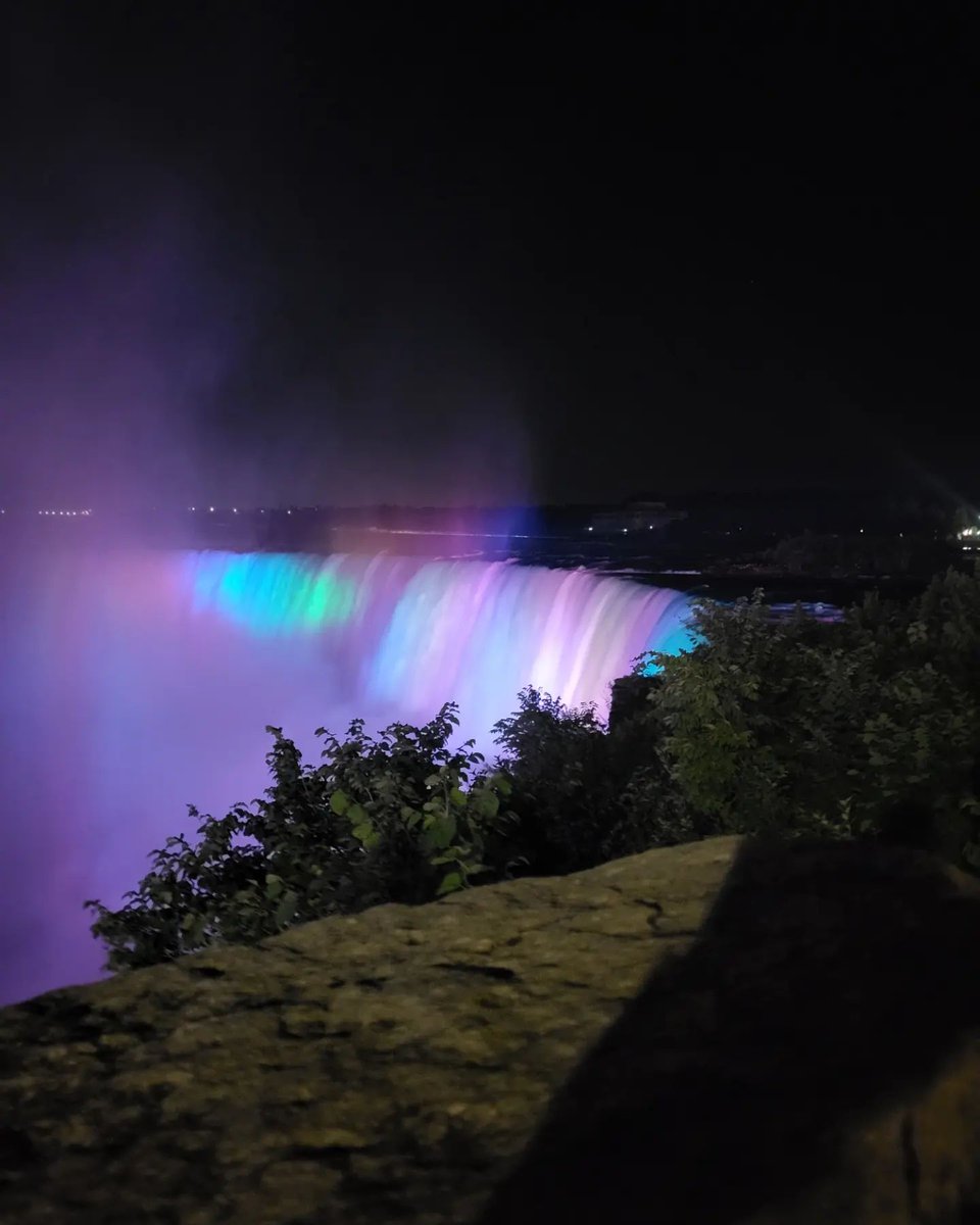 Lindakx947's tweet image. This never gets old.  A beautiful escape this weekend.  What attraction will you never tire of?  @NiagaraFalls #naturesbeauty #spectacularviews