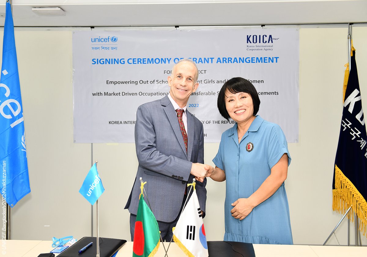 UNICEFBD's tweet photo. UNICEF is delighted to partner with KOICA to empower the most marginalized out-of-school girls &amp; young women in Bangladesh with the skills needed to compete in the job market. 🙌

Providing alternative learning &amp; career support to underprivileged girls is vital for social equity. https://t.co/PlhHgLeYhj