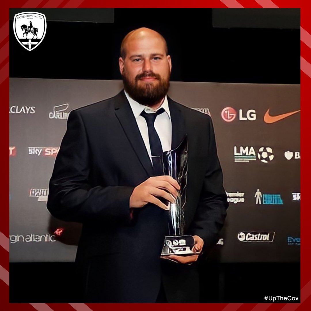 RugbyBoroughWFC's tweet photo. 𝙄𝙣𝙩𝙧𝙤𝙙𝙪𝙘𝙞𝙣𝙜…

We are delighted to announce the appointment of former WSL2 Manager of the Year, Lee Burch as our new Head Coach.

Welcome to the club, Lee ❤️💚

#WelcomeLee | #UpTheCov https://t.co/aFCgJi9Z44