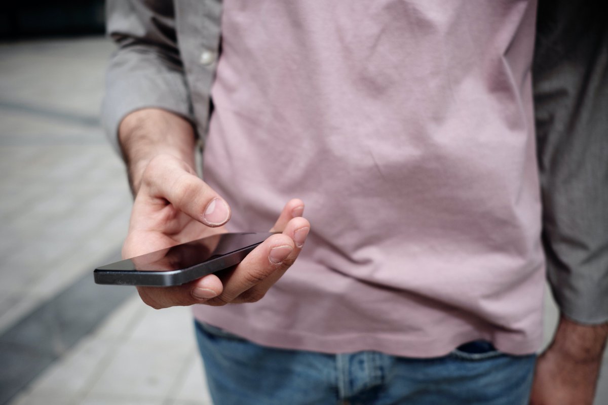 Reach_SMS's tweet photo. 45% of all text messages receive a response, compared with just 6% of emails.

A high response rate shows that people enjoy communicating with friends, family, and businesses via text message.

#SMSMarketing #marketingtips https://t.co/nXiM5URIrw