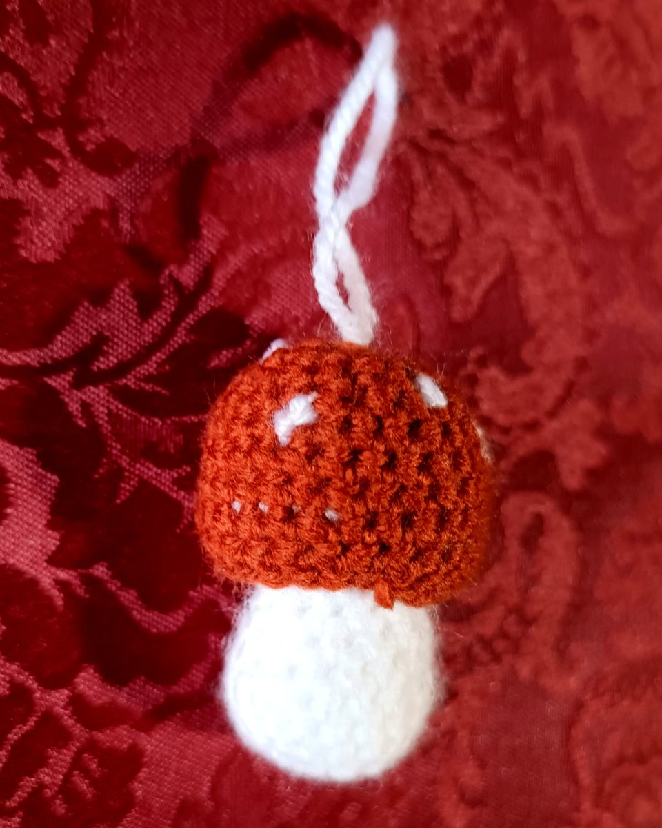 Lechatetrange's tweet photo. Did you see all the complements we just posted on our webpage? They are so cute! And we are crafting them as they are sold, so you can always have stock 😘✨

https://t.co/jSntTbx69B

#smallbusiness #cottagecore #kawaii https://t.co/eZQgqitx5L