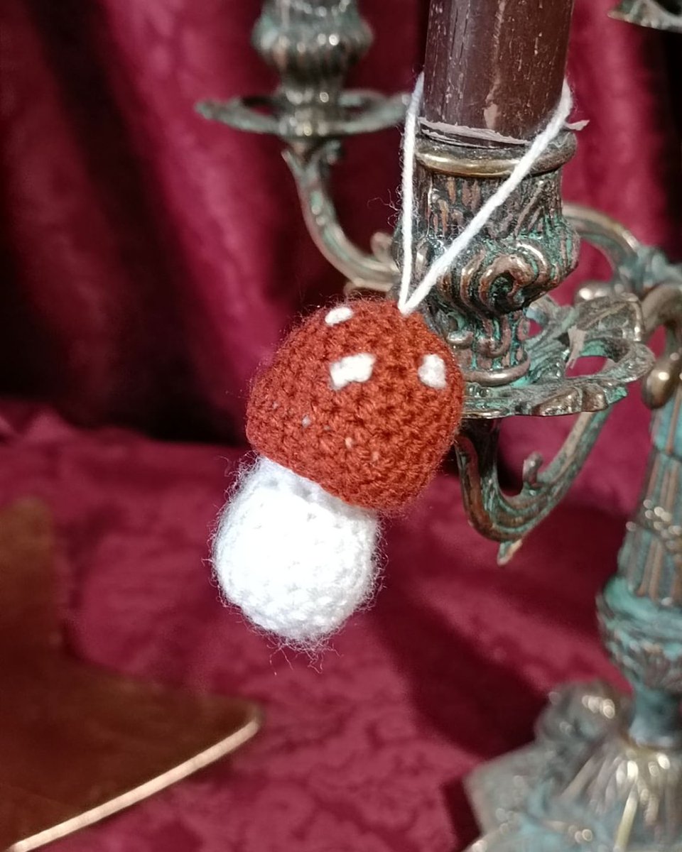 Lechatetrange's tweet photo. Did you see all the complements we just posted on our webpage? They are so cute! And we are crafting them as they are sold, so you can always have stock 😘✨

https://t.co/jSntTbx69B

#smallbusiness #cottagecore #kawaii https://t.co/eZQgqitx5L