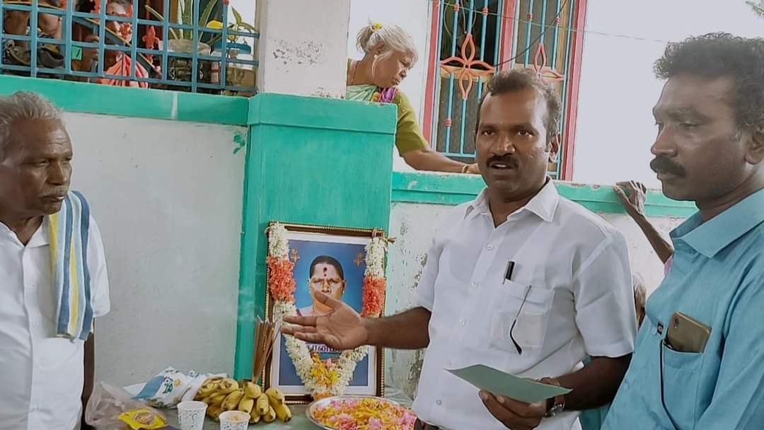 Puratchi82's tweet photo. நீலப்புலிகள் இயக்கத்தின் மாநில துணை பொதுச்செயலாளர் சகோதரர் ரமேஷ் குமார் அவர்களின் சின்னம்மா, மற்றும் ராஜசேகர் அவர்களின் தாய்  சானம்மாள் அவர்களின் படத்திறப்பு விழாவில் இன்றைய தினம் 18.7.22 கலந்து கொண்டு,  படத்தினை திறந்து வைத்து இயக்கத் தோழர்களுடன் நீல வணக்கம் செலுத்திய போது.. https://t.co/UWX1T0jCWI