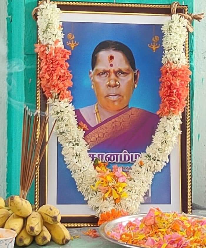 Puratchi82's tweet photo. நீலப்புலிகள் இயக்கத்தின் மாநில துணை பொதுச்செயலாளர் சகோதரர் ரமேஷ் குமார் அவர்களின் சின்னம்மா, மற்றும் ராஜசேகர் அவர்களின் தாய்  சானம்மாள் அவர்களின் படத்திறப்பு விழாவில் இன்றைய தினம் 18.7.22 கலந்து கொண்டு,  படத்தினை திறந்து வைத்து இயக்கத் தோழர்களுடன் நீல வணக்கம் செலுத்திய போது.. https://t.co/UWX1T0jCWI