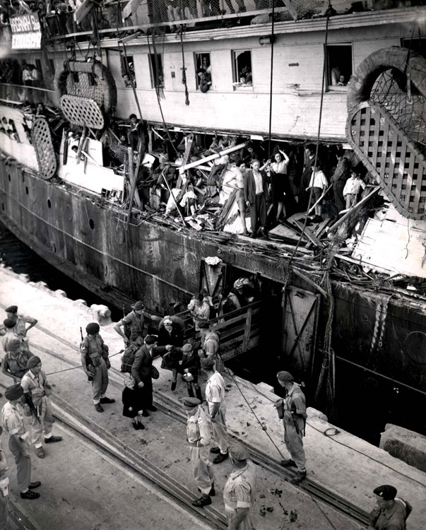 yadvashem's tweet photo. #OTD 18 July 1947, Jewish Holocaust survivors, deemed to be “illegal immigrants” by the British government, were removed by soldiers from the ship  Exodus upon its arrival in Haifa; the survivors were eventually  deported  to Germany

Learn more: https://t.co/A0ZyVrzork https://t.co/GZOtRhbYBP