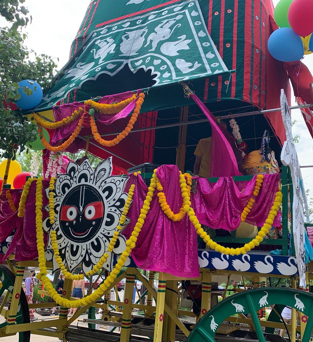MsAlberty's tweet image. Loved attending the Rath Yatra “ Festival of Chariots” in Novi. So fun to learn about different cultures and celebrations#rathyatra