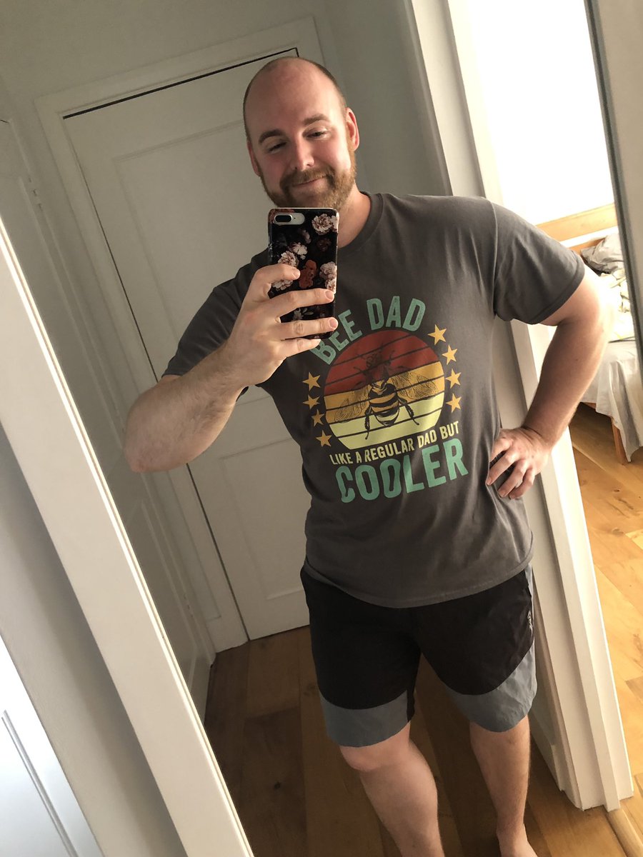 Matt_Casbourne's tweet photo. I love this shirt #BeeDad #staycool https://t.co/9lRg9b8DiV