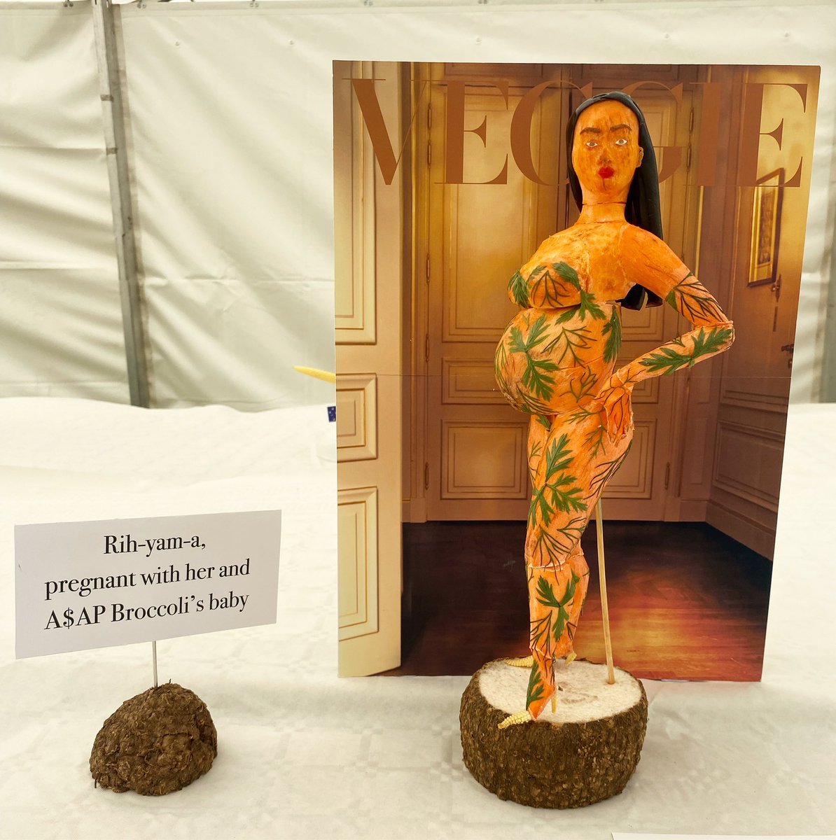 lblcountryshow's tweet photo. 🎉 Woohoo 🎉 the moment you have been waiting for 💛… the winner of the vegetable sculpture competition goes to… Florence Creffield with ‘Rih-yam-a, pregnant with her and A$AP broccolis baby’ 🥦🥕❤️ https://t.co/mrbhh7ZP4V