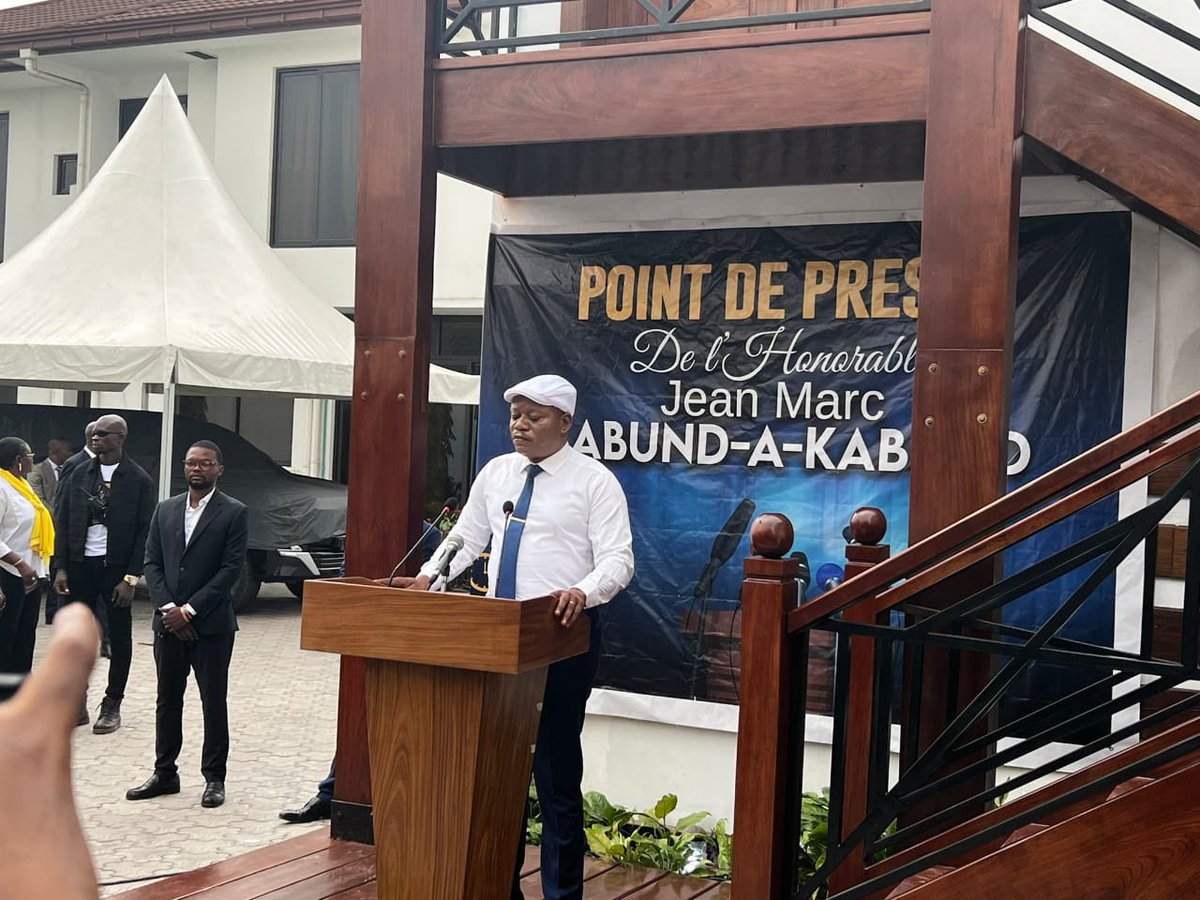 AlainMake20's tweet photo. #RDC: Mr le Pdt du parti Alliance pour le Changement, hon @kabund_jmkkrock, avez-vous constaté l'absence d'une vision claire et d'un leadership convaincant dans l chef de #FélixTshisekedi juste après votre destitution et votre radiation au sein de l’UDPS ?

N.B:#SoyezÉlégantsSvp! https://t.co/QFYd5sj5uv
