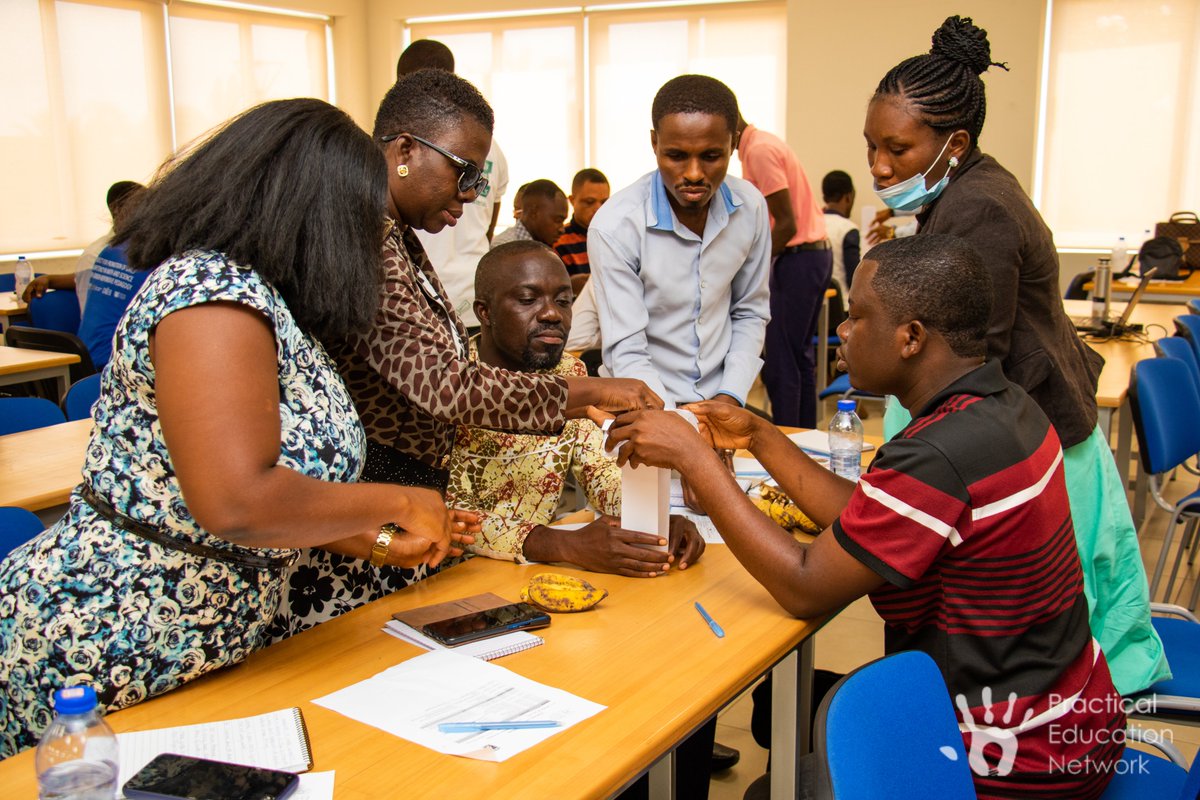 PEN_ed's tweet photo. #HappeningNow! 26 science teachers from #schools around the Berekuso area in the Akuapim South Municipality in the Eastern Region undergoing training in hands-on #STEM pedagogies using locally available materials. 
#STEMeducation #LocalMaterials #HandsOnMindsUp #teachers #science https://t.co/RvkoQvSBY7