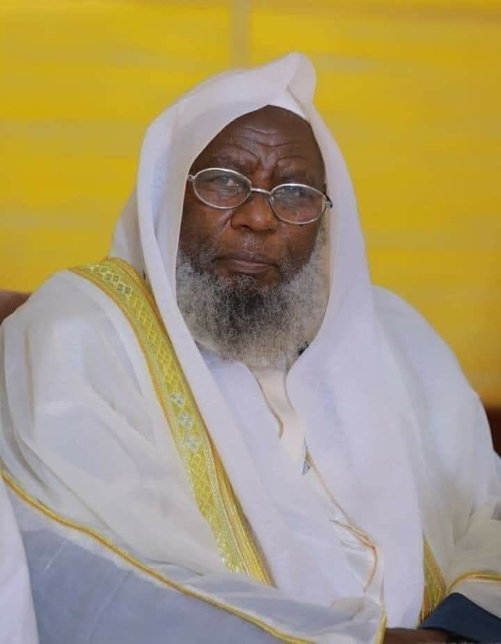 መልካም ዜና‼
===========
ዛሬም በድጋሜ አባታችን 🇪🇹❤️ ሲጠበቅ በነበረው በዛሬው የመጅሊስ ጉባዔ ሸይኽ ሐጂ ኢብራሂም ቱፋ የኢትዮጵያ እስልምና ጉዳዮች ጠቅላይ ምክር ቤት ዋና ፕሬዝዳንት ተደርገው ተሹመዋል። ከስራቸውም ሁለት ምክትሎች ተመርጠዋል።