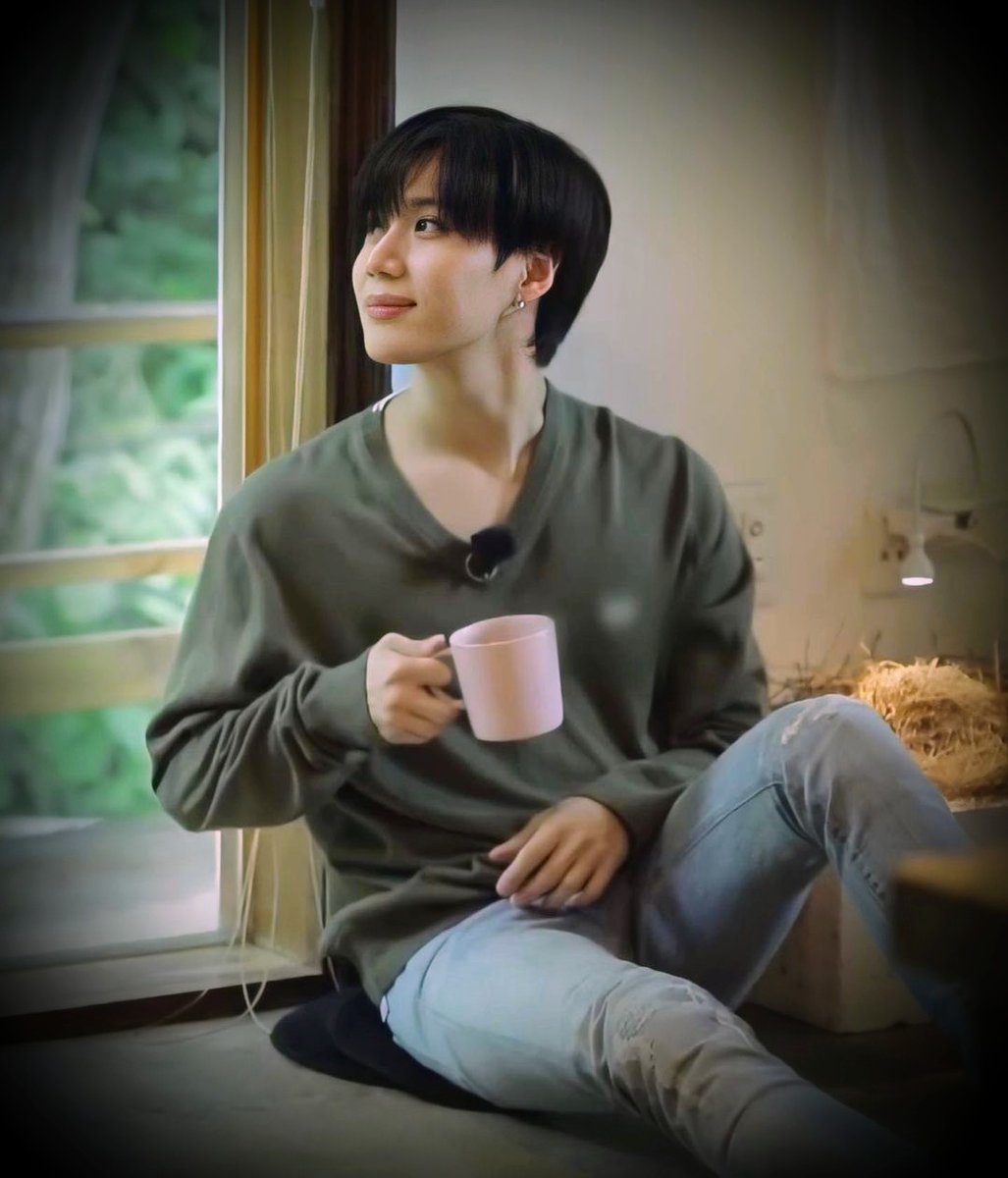 cherirene88's tweet photo. Today is Taemin's Day, but in my heart every day is your day. You are truly beautiful inside and out, and you deserve all of the happiness and love in the world.
I hope this birthday is as special as you are.
Eat all the cake your heart desires.🎂
#Taemin #태민 #テミン
#TaeminDay https://t.co/h5VBeN81oF