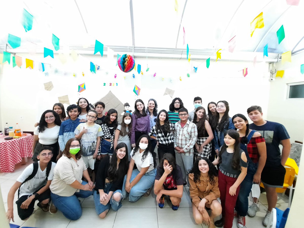 GlassSchool's tweet image. Comemoração do nosso São João neste ano. Saudades. 🥜🌽🔥

#tbt #LearningIsFun #StudyEnglish #AprendaInglês #CursodeInglês #ProgramaBilíngue #VitóriadaConquista #since1995