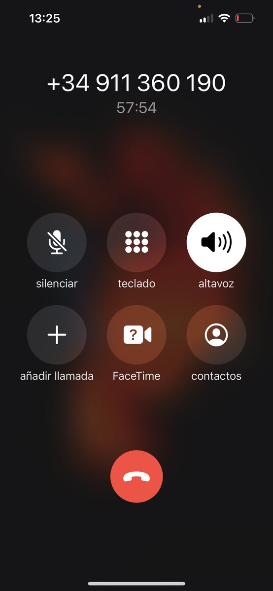 Perdéis el andador de mi madre con discapacidad, la montáis en el montacargas para bajarla del avión en lugar de darle una silla de ruedas, os equivocáis al abrir el parte de incidencia, no cogéis uno de los teléfonos y el otro… en fin…Sois un desastre <a href="/AirEuropa/">Air Europa</a>