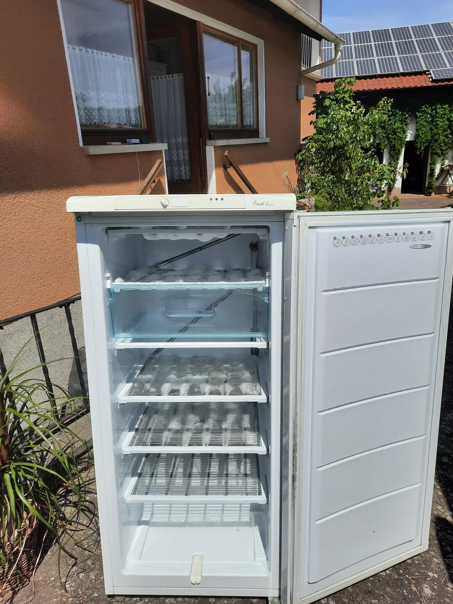 TechnikStore24's tweet photo. Aktiv gegen die Klimaerwärmung vorgehen und mit PV Strom den Garten kühlen! 👍🏻 https://t.co/R1eZx9QlDX