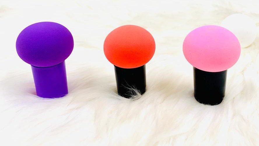 OfficialBlingG's tweet image. It always feels good to have a proper look that comes with good make-up and the good make-up comes from good blenders. Shop your Bling Girl Mushroom Beauty Sponge 📲🛍blinggirl.co.za

#makeup #mondaymotivation
#blendblendblend #pastel #soft #blinggirlonline #GirlTalkZA