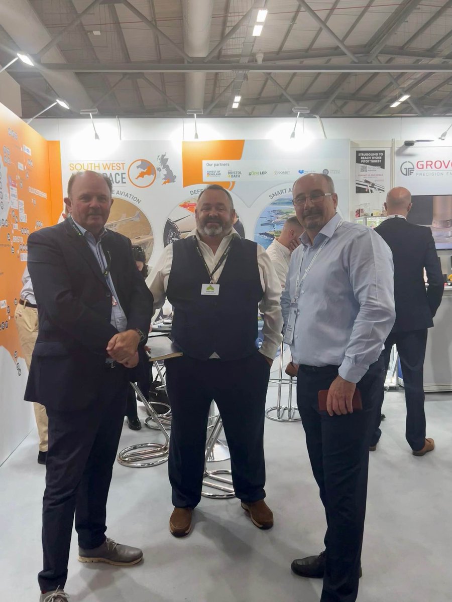 ADS_southwest's tweet photo. Day 1 at Farnborough International Air Show is well and truly underway here at the WEAF stand!
Come and say hello 👋🏼 We’re stand number 1218 in Hall 1.
#FIA2022 #WEAF #airshow #business #networking #aerospace #aviation #defence #space #advancedengineering https://t.co/WufJbLXtNW
