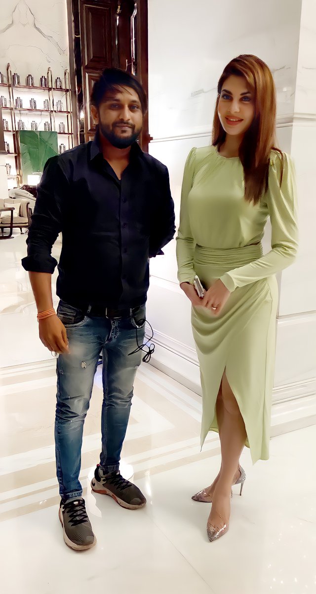 AmolDamji's tweet photo. With Jacqueline Fernandez ma'am 
#Radhe,  #judwaa2 #Saaho, #Race3, #baaghi2 #housefull4 #Murder2, #aladin, #brothers @bachchhanpaandey_ @ramsetuofficial @jacquelinef143 #jacquelinefernandez #jacquelinefernandezhot #jacquelinef143 #jacquelinefernandezfans @Asli_Jacqueline https://t.co/pYJ8oQP0gI