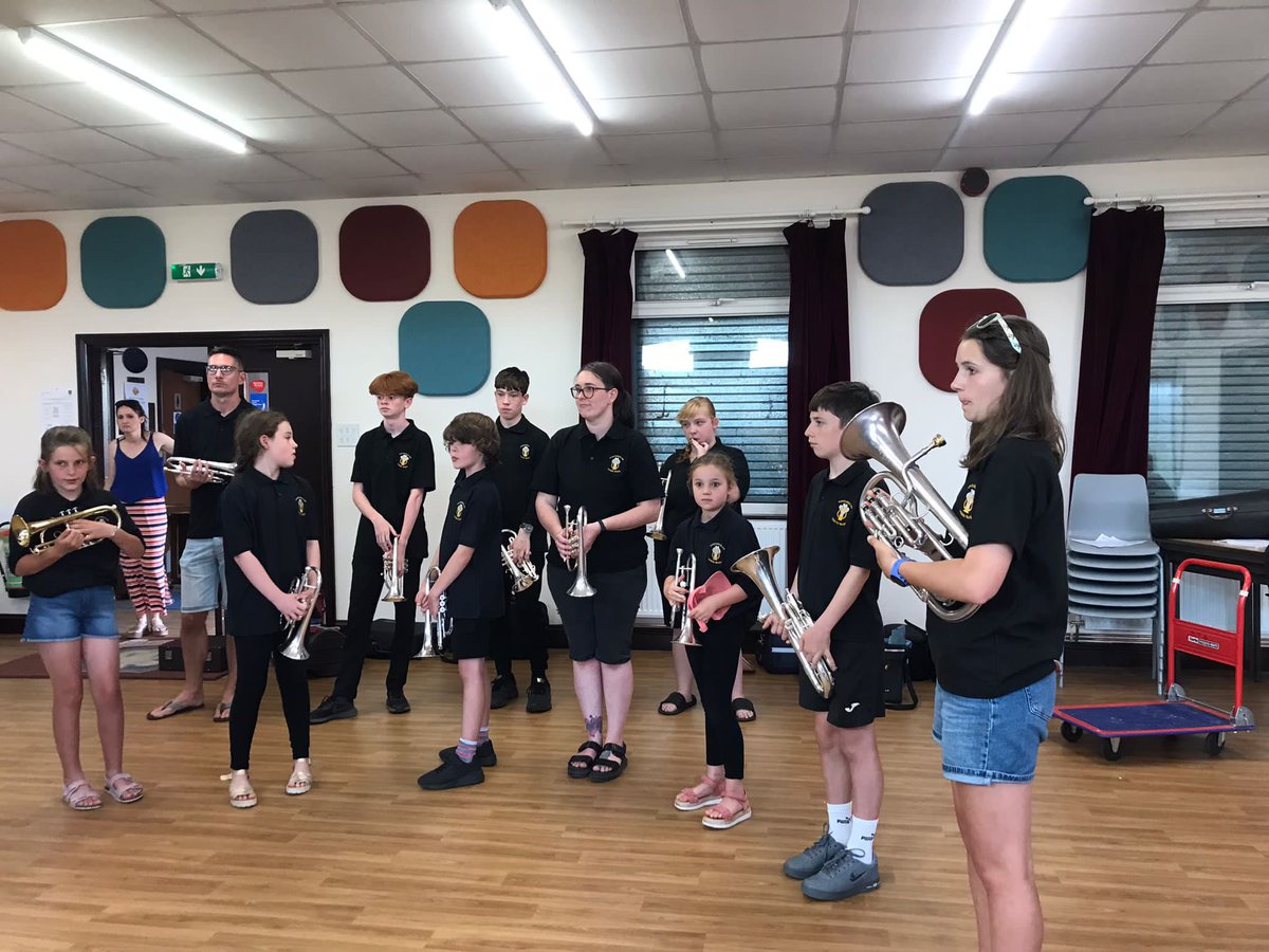 brassatbont1's tweet photo. Warm up time for our concert last night! https://t.co/hyIgIZvKEz